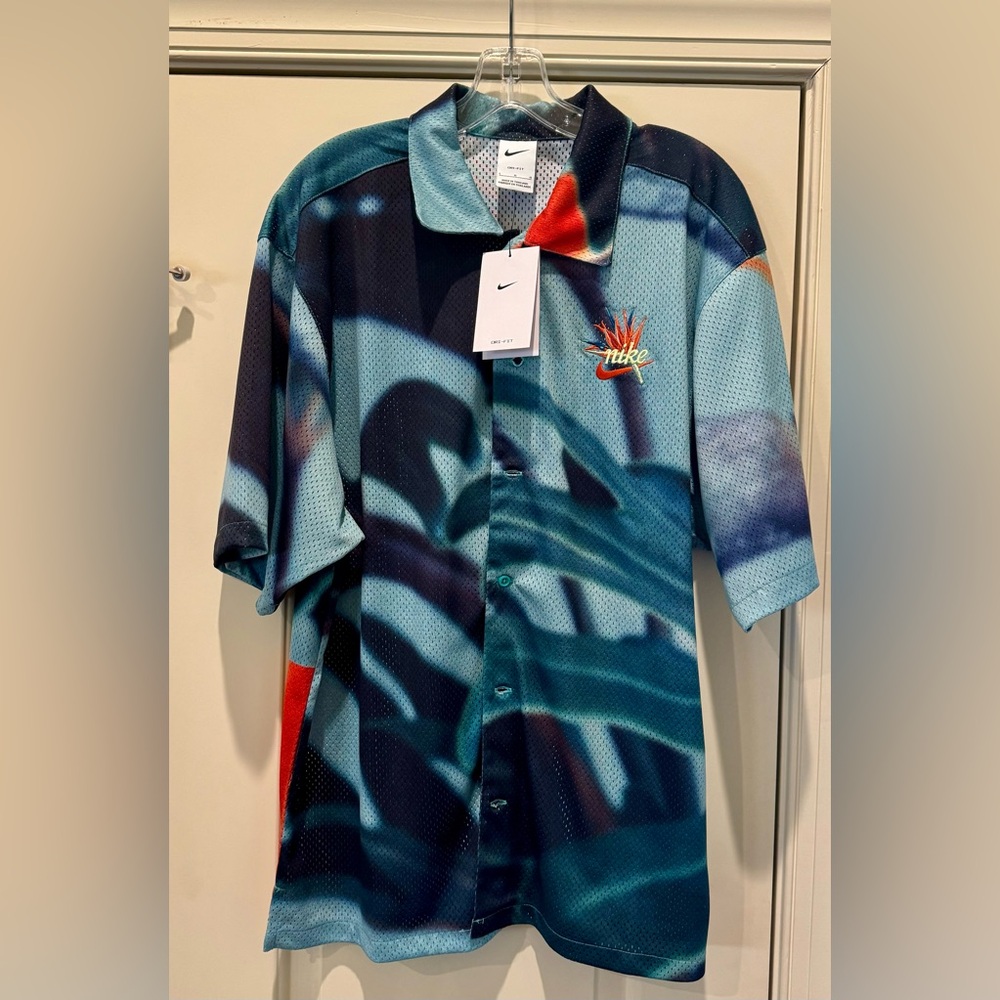 Nike Resort Hawaiian Shirt  *NWT